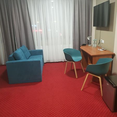 טצ'ב Carina Hotel מראה חיצוני תמונה