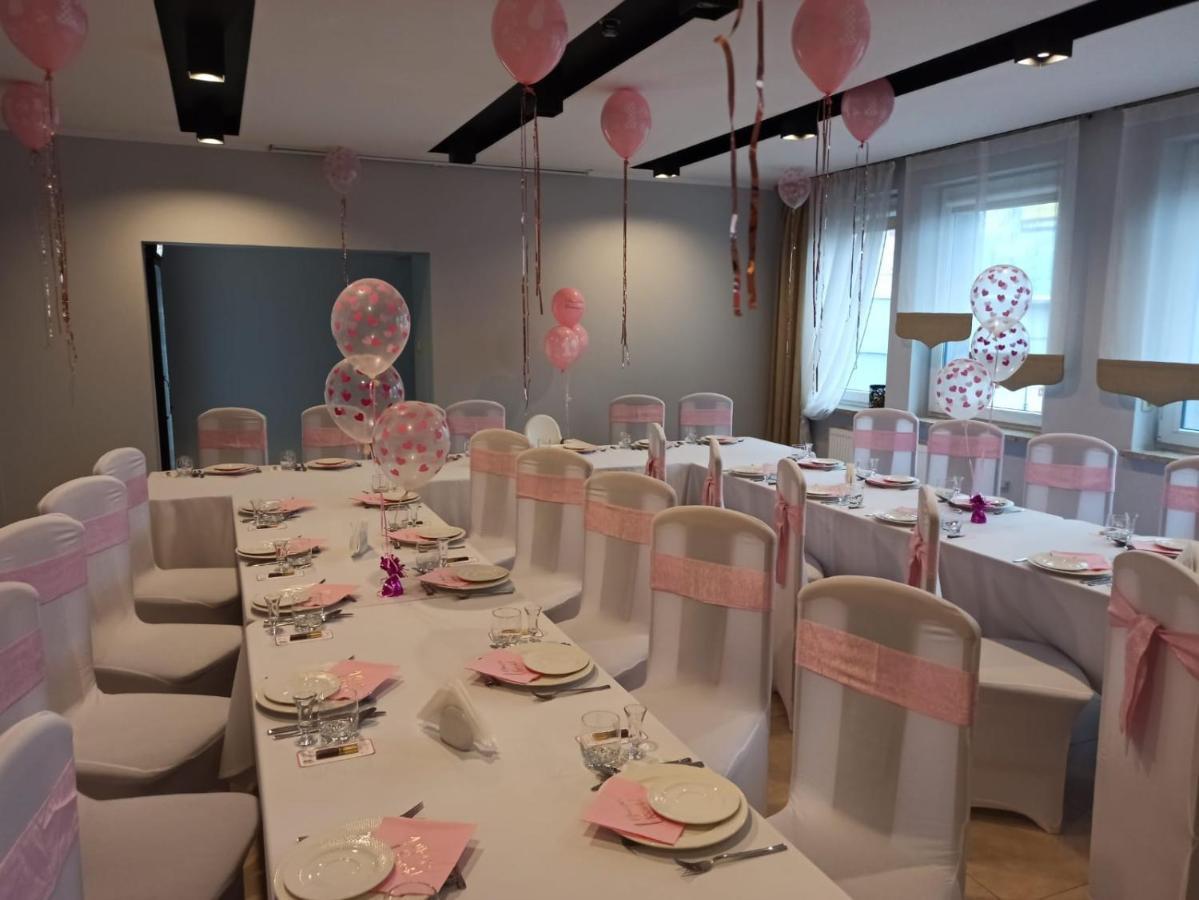 טצ'ב Carina Hotel מראה חיצוני תמונה