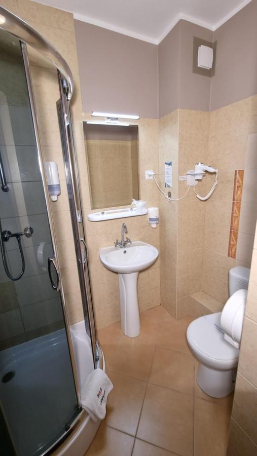 טצ'ב Carina Hotel מראה חיצוני תמונה