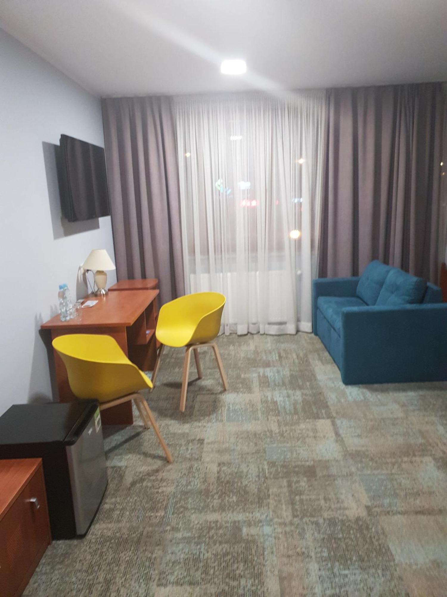 טצ'ב Carina Hotel מראה חיצוני תמונה
