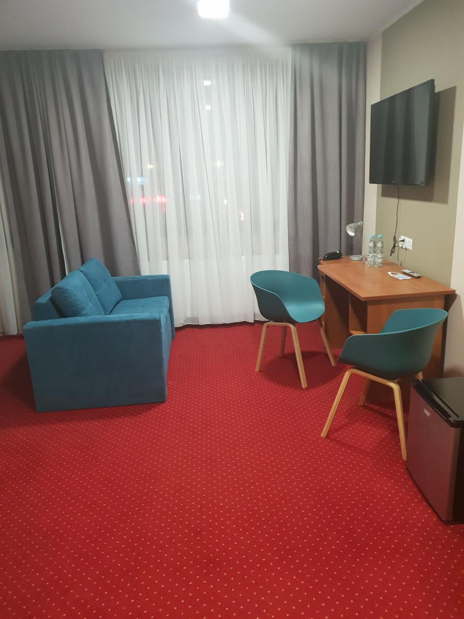 טצ'ב Carina Hotel מראה חיצוני תמונה