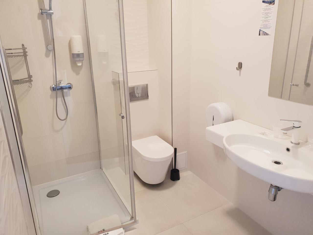 טצ'ב Carina Hotel מראה חיצוני תמונה